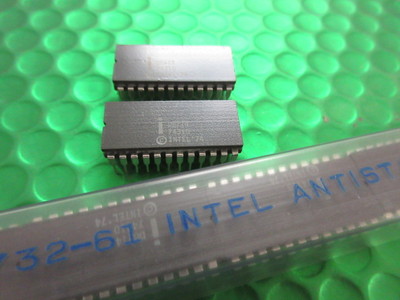 Intel Ceramic Original D8214 DIL24 IC. Priority Interrupt Control Unit P8214, x2