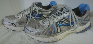 brooks adrenaline gts 18 confetti