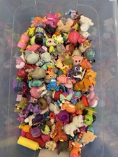 Lote de 150 mini figuras Little Pet Shop Disney Palace Mascotas Hatchimals Etc 2 lb