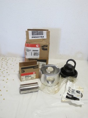 Cummins Genuine 4089963 Engine Piston Kit NOS Missing the Piston Ring Set