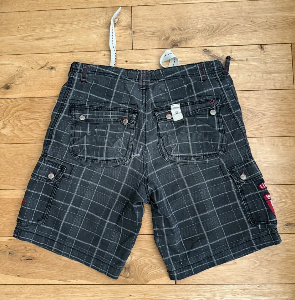 Lee Cooper Vintage Style Cargo Shorts grey check Size Small W30 - Image 3 of 3
