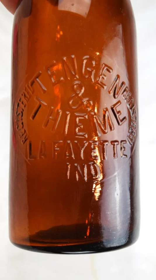 Botella de cerveza ámbar Lafayette Indiana de principios de 1900 Tengen & Thieme Quart Blob Top Foto 2 de 3