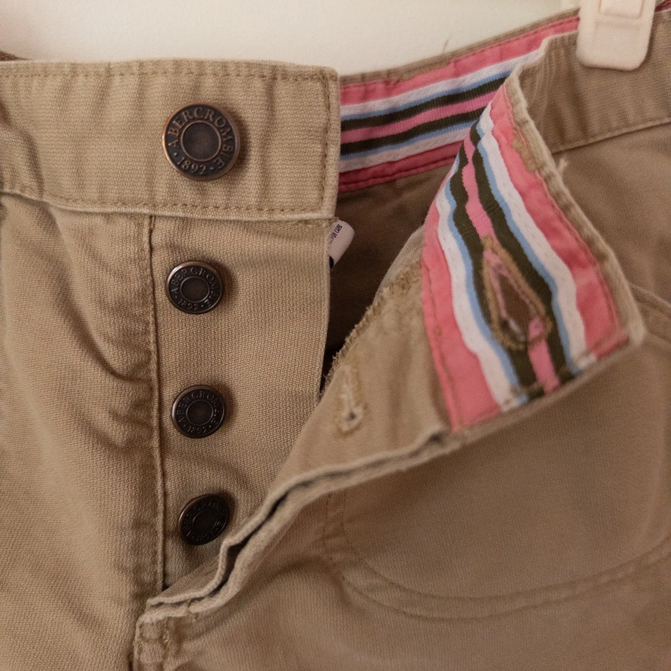 Y2K Abercrombie & Fitch Khaki Utility Cargo Shorts Size 2 Low Rise Micro Short - Image 4 of 4