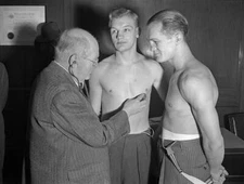 Georgie Abrams And Tony Zale In Boxing Action 1941 Old Boxing Photo