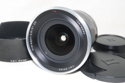 Carl Zeiss Distagon T* 21mm F2.8 ZE Canon EF mount w/Hood From