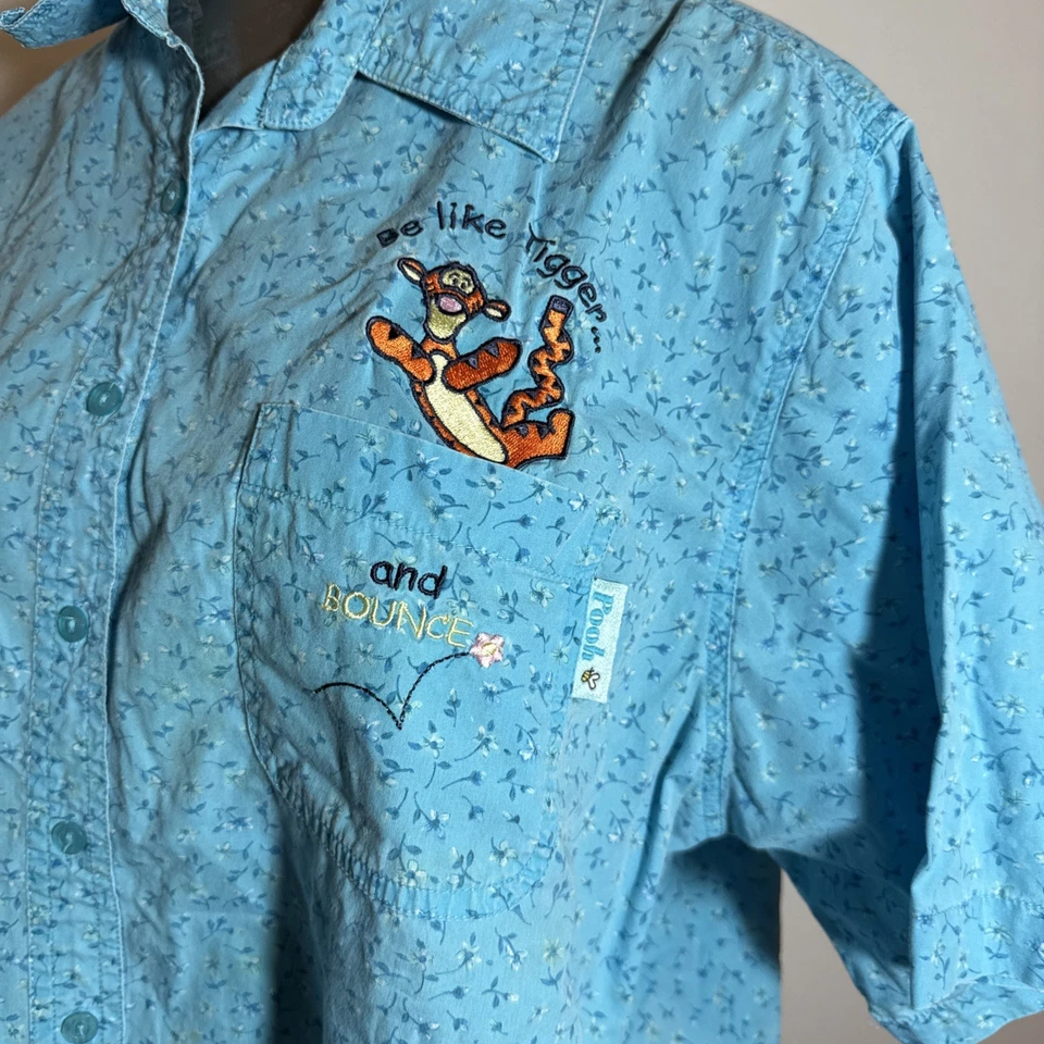 Vintage Women's Disney Tigger Shirt 2X Jerry Leigh Blue Floral Pooh Pocket Rare - Image 2 of 4