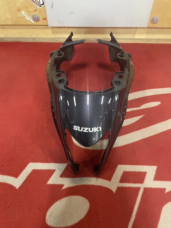 08-19 SUZUKI HAYABUSA OEM PLASTIC REAR TAIL FAIRING COWL  Gray Color - Изображение 2 из 3