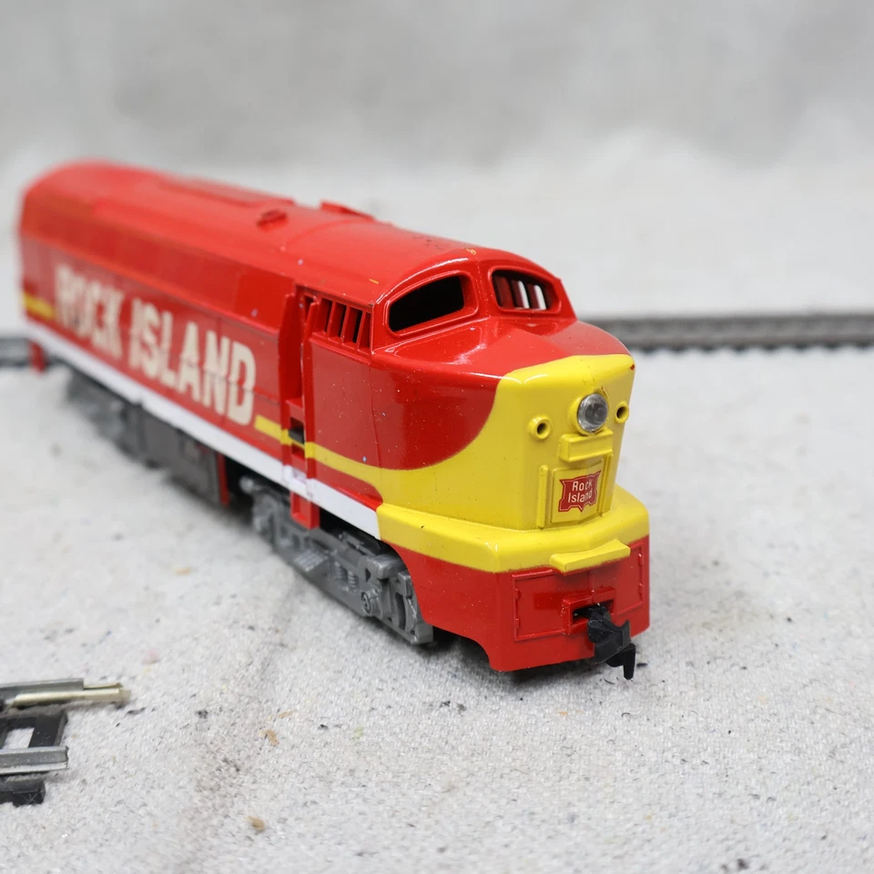 HO Scale Baldwin RF-16 Rock Island Diesel Locomotive Model Train Tested - Image 4 of 4