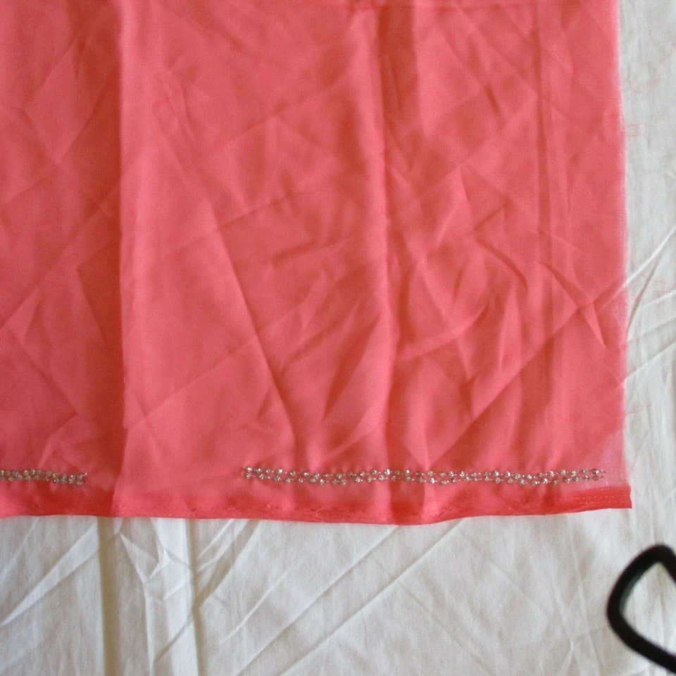 ROSE Pink SILVER Cute Fabric MATERIAL Sewing Craft DRAPES Window SEWING Project - Image 2 of 3