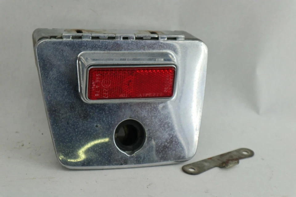 1986-1999 Yamaha xv700  XV1100 S Virago OEM Rear Trunk Storage Luggage Box  - Image 4 of 4