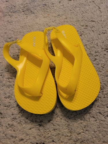 yellow flip flops old navy
