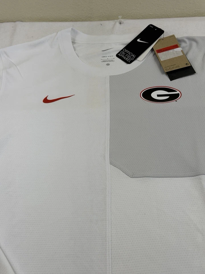 Camisa Nike NCAA Georgia Bulldogs L/S Blanca Talla Lg Dri Fit On Field (Muestra) $80 Foto 3 de 4