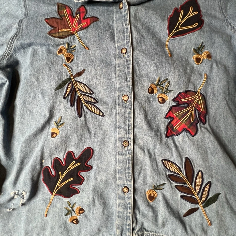 Vintage Talbots Denim Shirt Large Made In Hong Kong Embroidered Leaves Button Up - Image 2 of 4