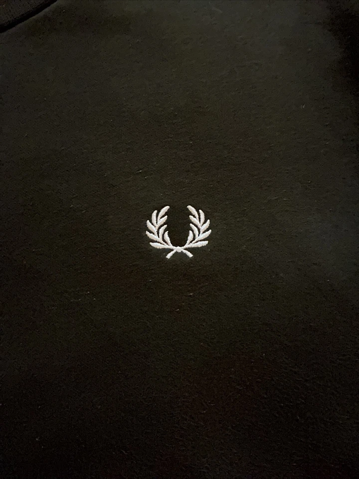 Suéter Fred Perry L Para Hombres Pullover Sudadera Cuello Redondo Logo Azul Marino Foto 2 de 4