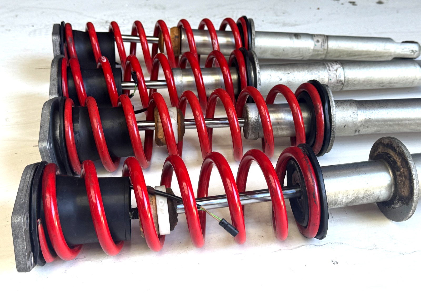 Maserati GranTurismo 2013 Front Strut assemblies Set Red