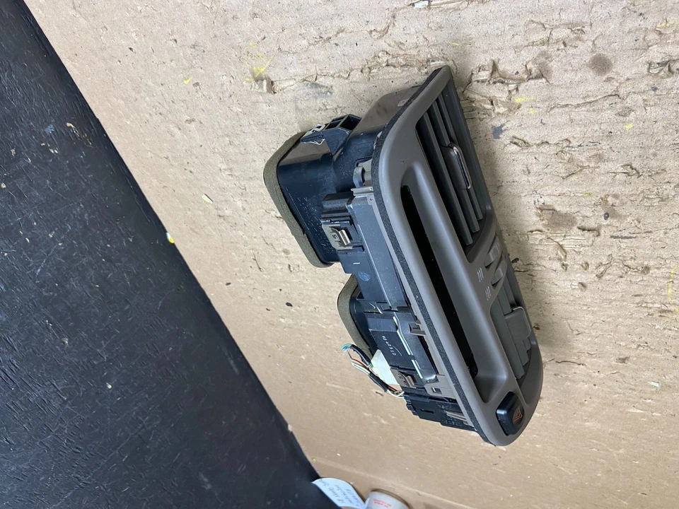 1998 to 2005 Lexus GS300 GS400 Center Air Vent Bezel Trim OEM t8461 DG - Image 3 of 4