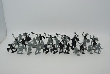Plastic Knights Medieval Toy Soldiers Figures - Black & Grey