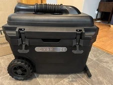 lcyBreeze Ultimate Portable Air Conditioner Cooler Black 38 Qt. READ DESCRIPTION