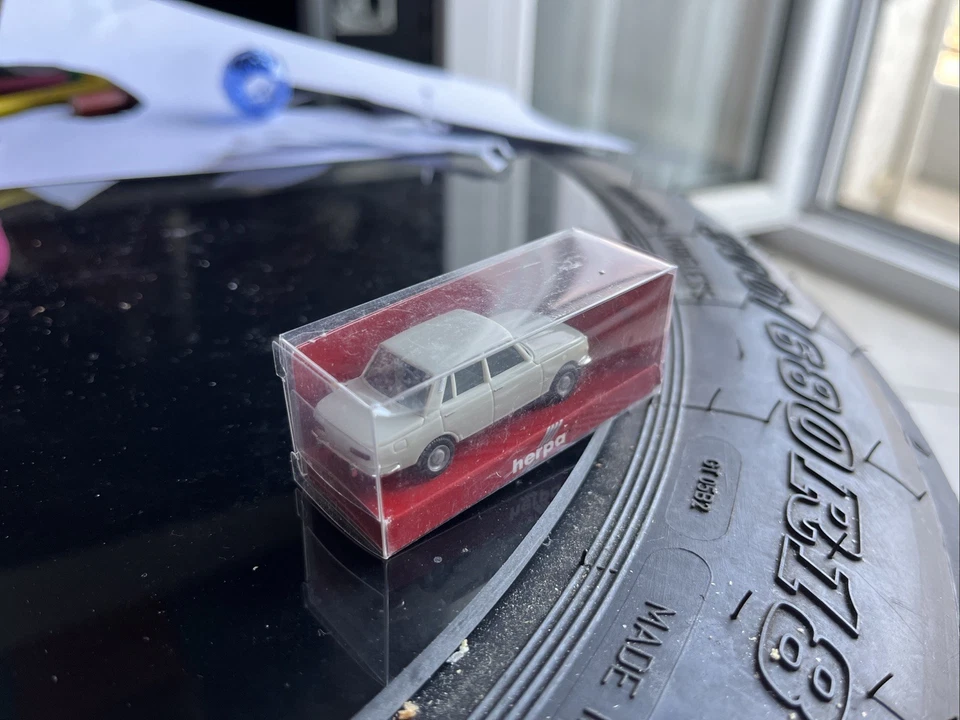 Herpa 022903-007 Wartburg 353 '66,grigia, 1:87 / H0 - Immagine 2 di 3