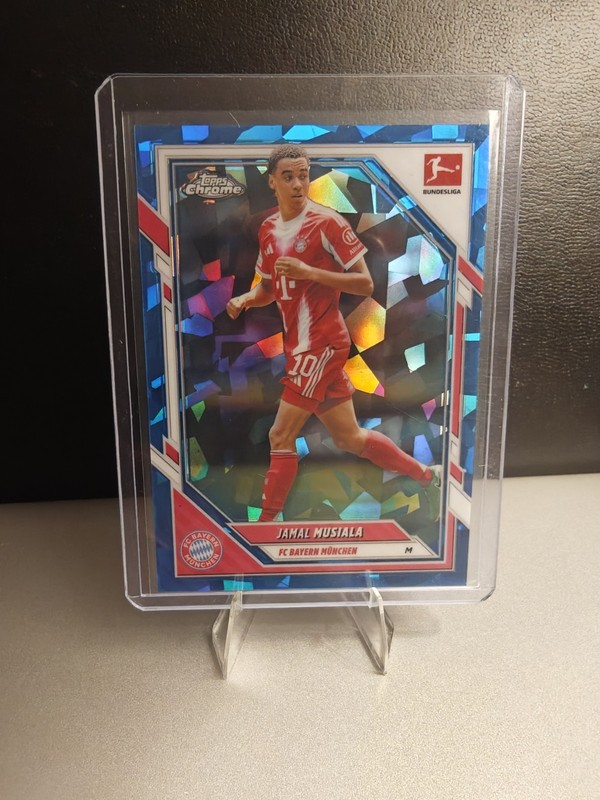 Jamal Musiala 2025-26 Topps Chrome UCC Bundesliga Sapphire #81 Bayern Munchen