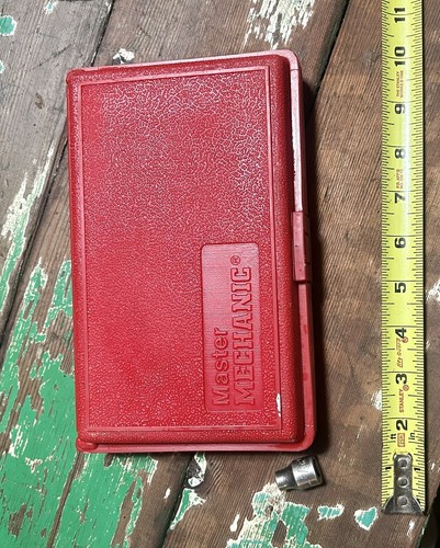 Set cricchetto e presa vintage Master Mechanice custodia plastica rossa 3/8" B2235 USA - Foto 2 di 7