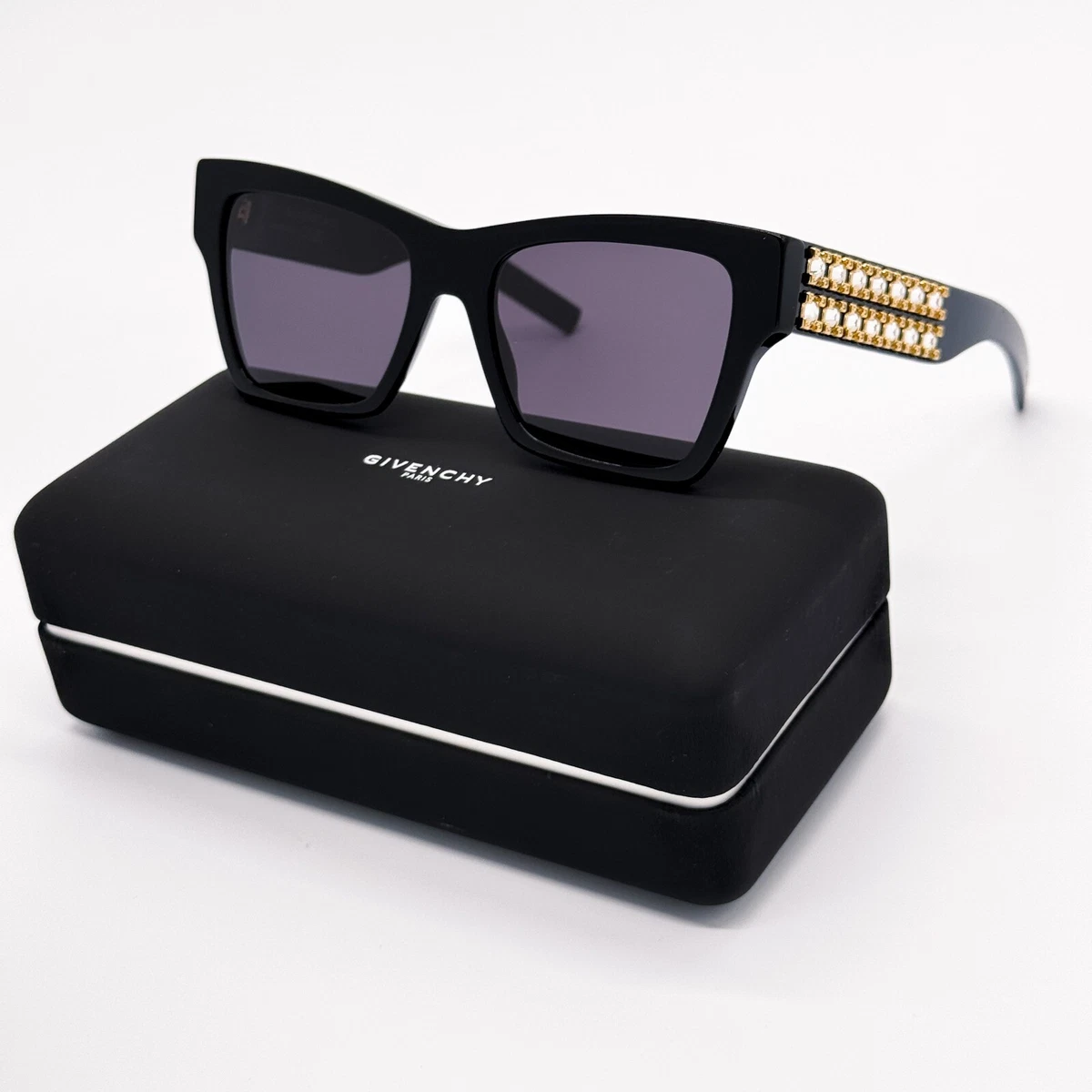GIVENCHY Women\'s Large Lense Sunglasses COA Non Prescription Black SGV 919 Givenchy GV40008U 01A Sunglasses Women main image 4