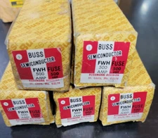 1- BUSS FWH500 BUSSMAN Semiconductor Fuse: 500 A Amps, 500V AC, Bolt-On Body OS