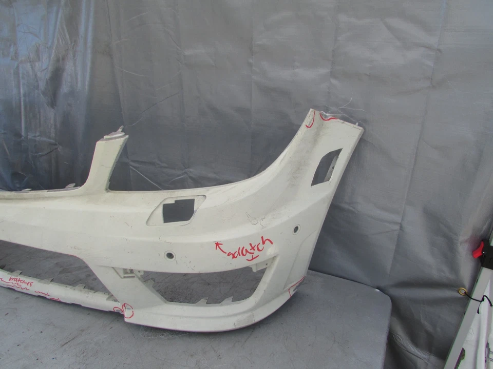 Mercedes-Benz Clase C C63 AMG W204 2012-2014 cubierta de parachoques delantero OEM A2048808747 Foto 2 de 4