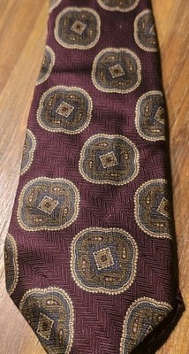RESILIO MENS TIE BURGUNDY BEIGE MEDALLION PRINT VINTAGE EUC 
