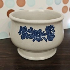 Pfaltzgraff Yorktowne Stoneware USA Made Sugar Bowl 7-22, Vintage