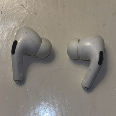 Apple AirPods Pro Wireless Bluetooth In-Ear Earbuds Built-In Mic White Pair