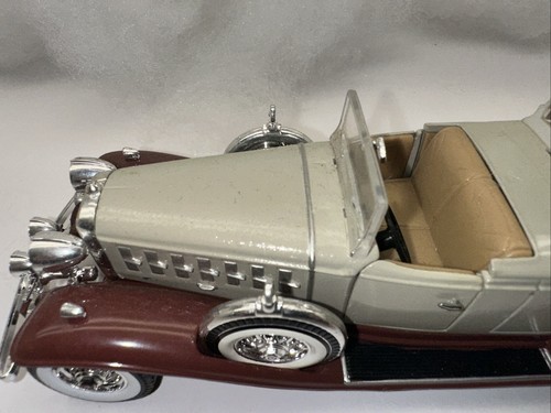 Anson 1932 Cadillac Phaelon V16 Tan / Brown Diecast Car 1:32 Scale - Picture 9 of 13
