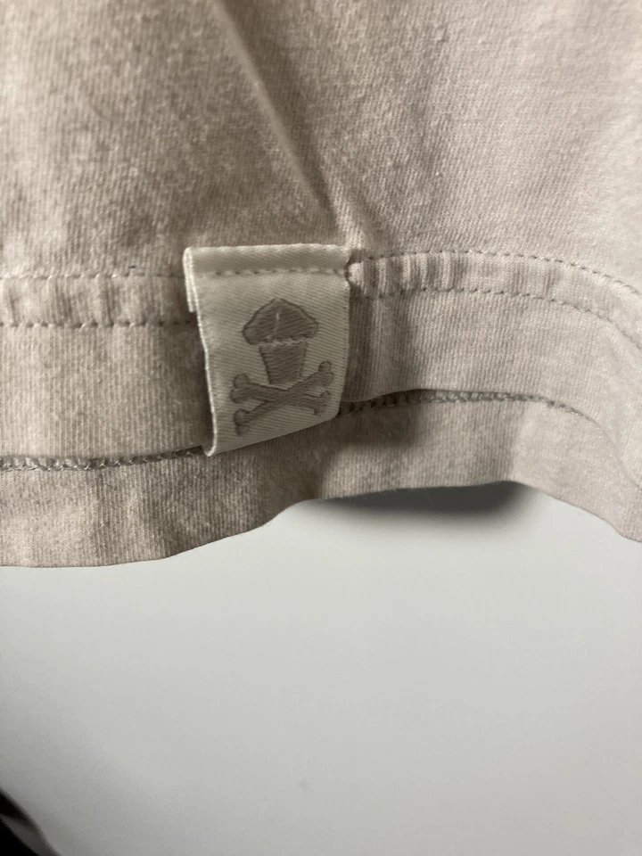 Johnny Cupcakes T Shirt Womens Size M-Classic Crossbones Design-Light Lavender - Image 3 of 4