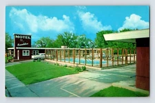 Postcard Iowa Des Moines IA Rambler Motel 1960s Unposted Chrome