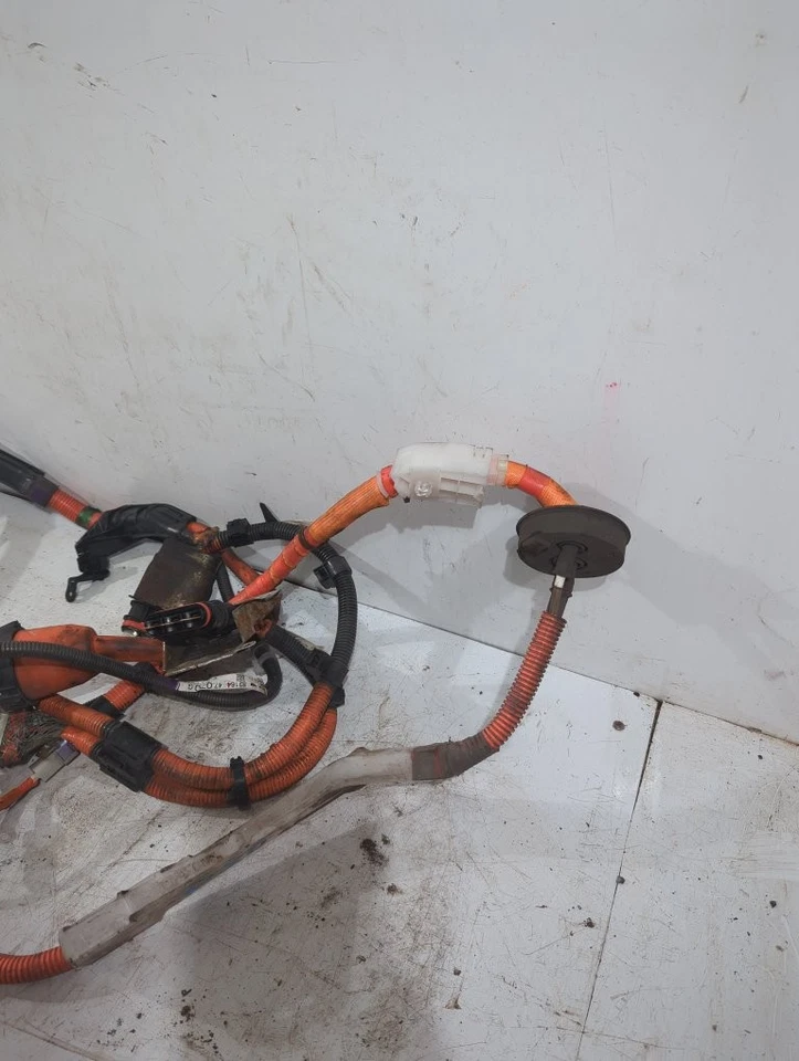 TOYOTA PRIUS MK3 VVT-I 2008-2016 hybrid battery cable 8216447070G P30 - Image 2 of 4