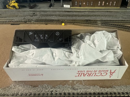 Tolva doble lateral de madera HO Accurail, Delaware & Hudson #11309, kit nuevo | Condition: New