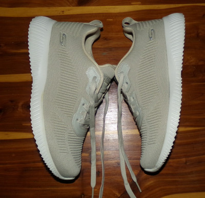 Skechers Bob's Memory Foam Beige Athletic Shoes size 8.5 Women's