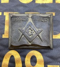 ANTIGUO PISAPAPELES MASÓNICO MASÓNICO SAGRADA BIBLIA BRONCE LATÓN PLACA PESADA