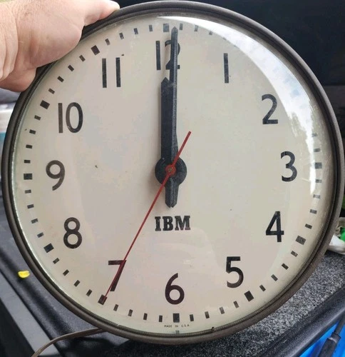 VINTAGE IBM 56-45 INDUSTRIAL WALL CLOCK RUNS !