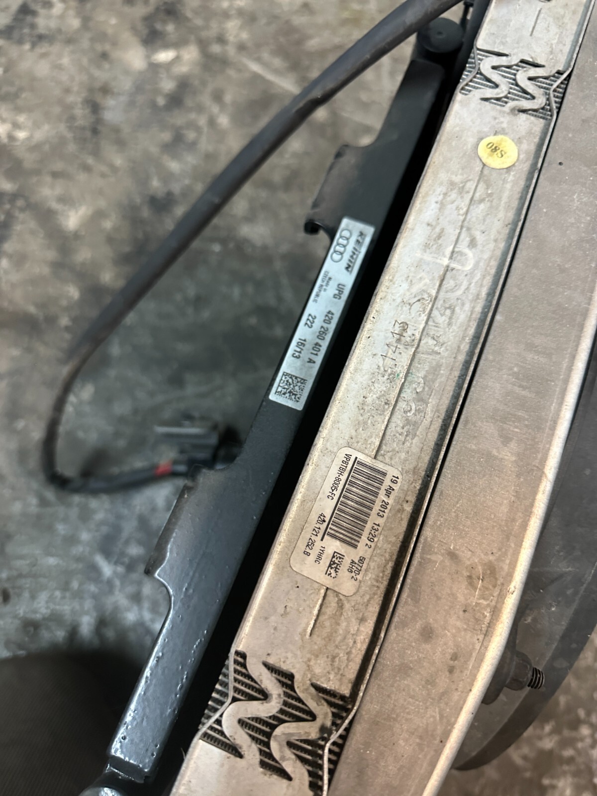 2014 AUDI R8 FRONT DRIVER LEFT RADIATOR 420 121 281 420121281 ASSEMBLY ~READ~