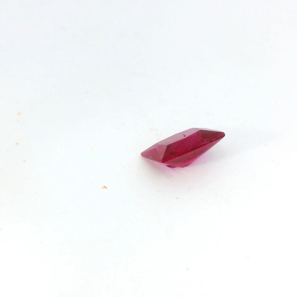 Pedra preciosa rubi solta corte esmeralda 2,63 ct criada em laboratório 9 x 7 mm - Imagem 4 de 4