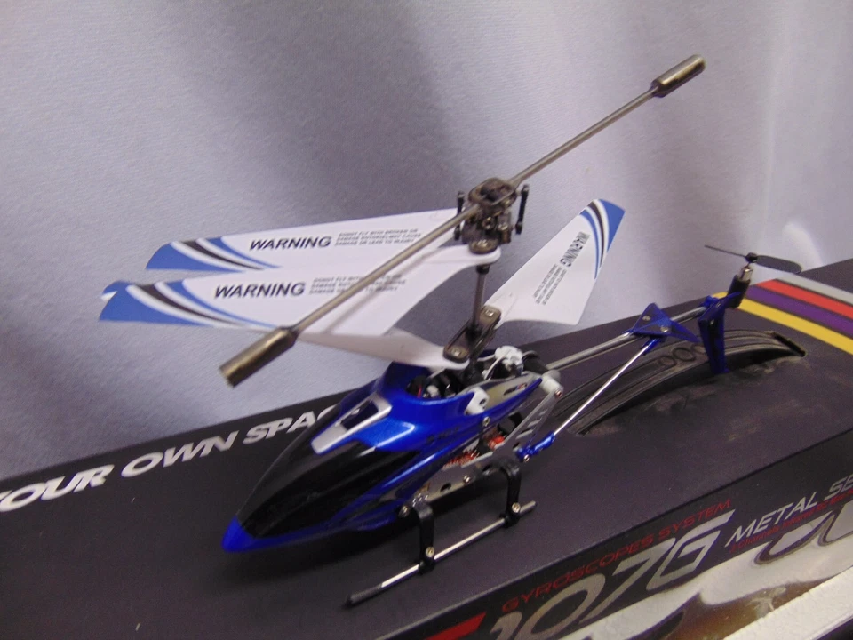 Syma S1076 metal series 3 channel infrared RC mini Helicopter gyroscopes system - Image 3 of 4