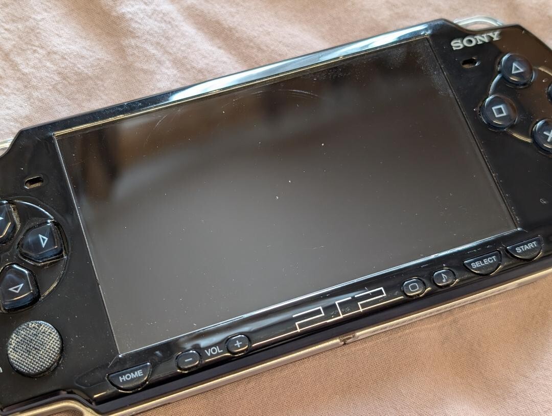 Tested Sony PSP 2000 Piano Black Console System w/ Charger Japan