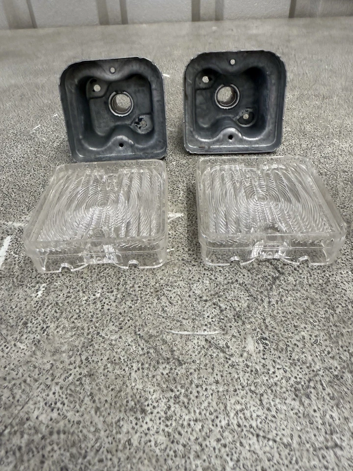 67-72 Suburban 备用灯外壳和 Nos Bullseye 镜片 1967 - 1972 雪佛兰和吉姆西 — 第 2/4 张图片