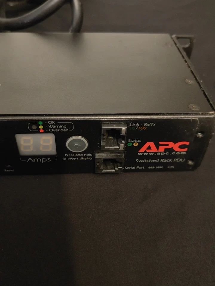 APC AP7900B Switched Rack Power Distribution Unit, 8 Outlet,1U - Image 3 of 4