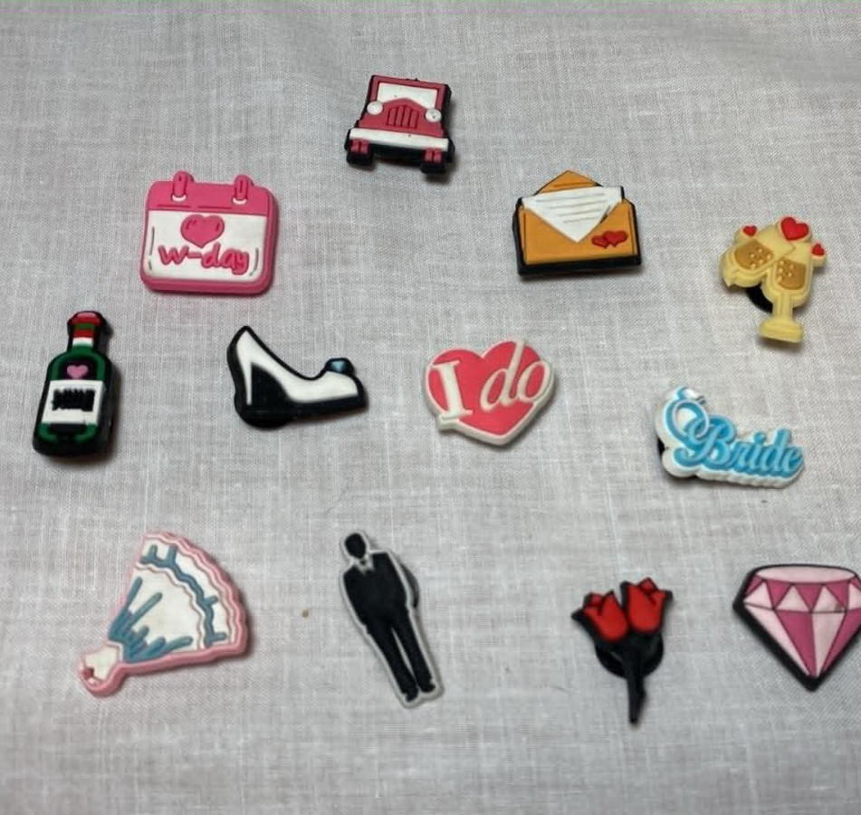 Crock Shoe Bridal Charms Lot of 12