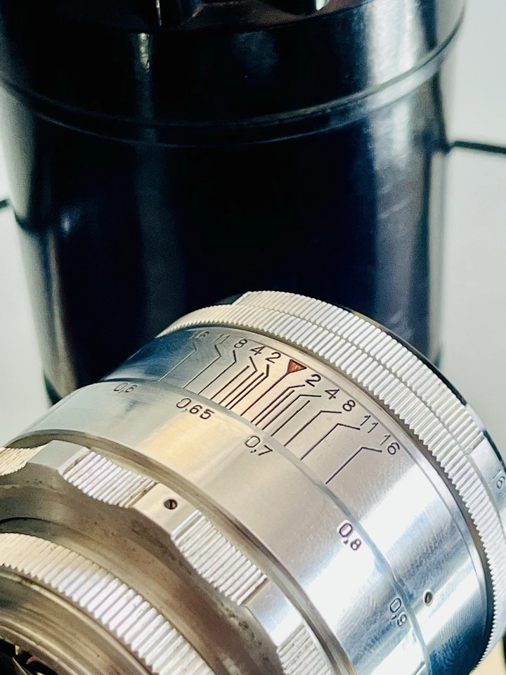 Helios 44 58mm F/2.0 Silver Early Version with Original Case Caps - Imagen 4 de 4