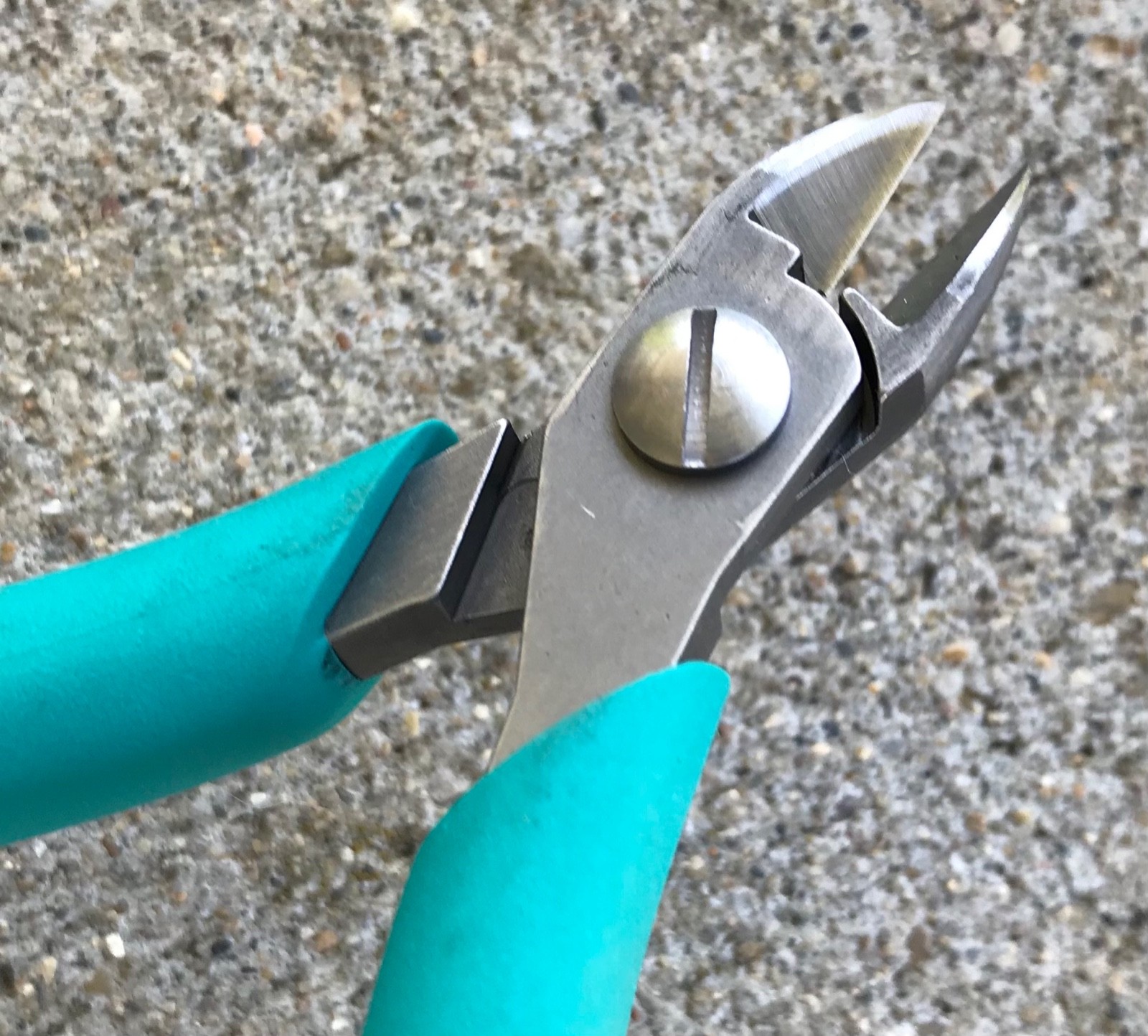 Weller Erem Swiss 2422E diagonal side wire cutter, cuts