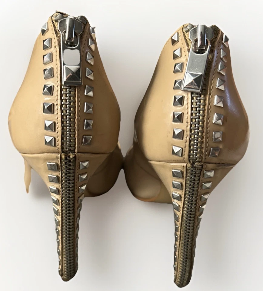 Zapatos de salón Michael Kors de charol crema nude con cremallera talla 7,5 Foto 3 de 4