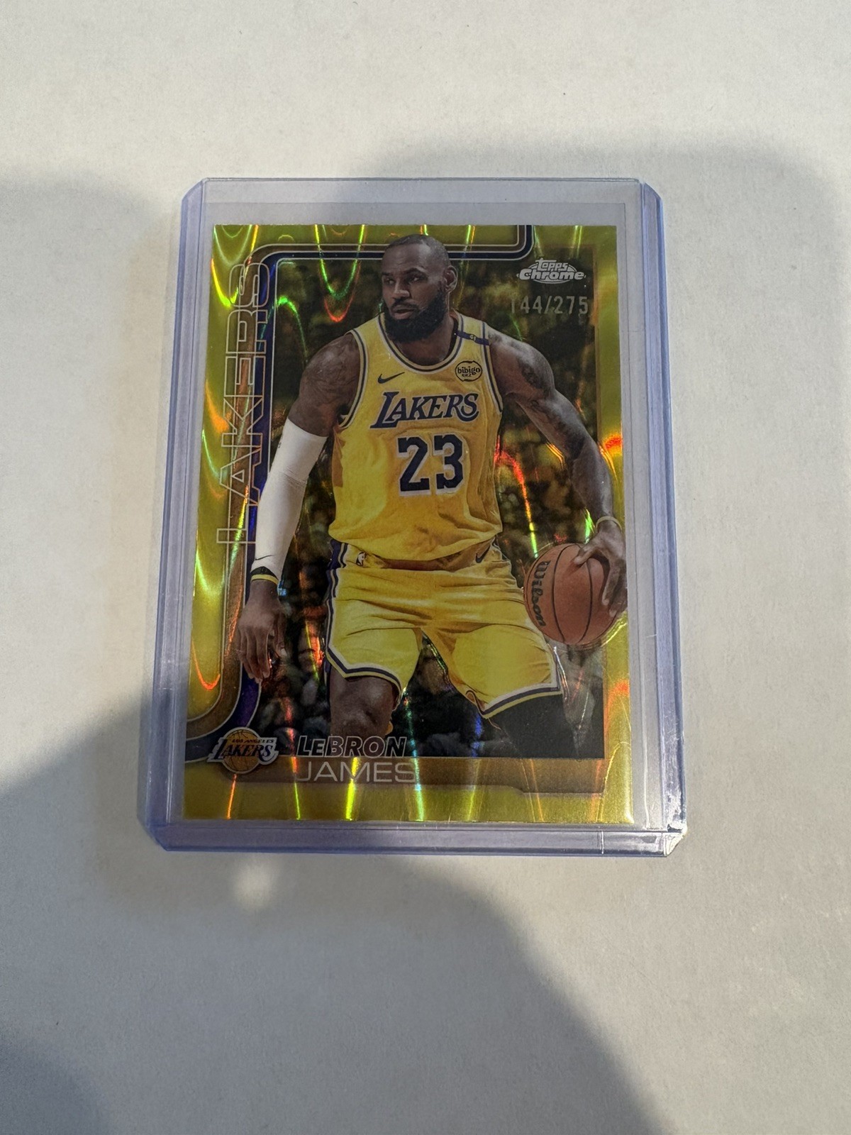 2025-26 Topps Chrome Basketball 127 LeBron James Yellow Raywave Refractor /275🔥